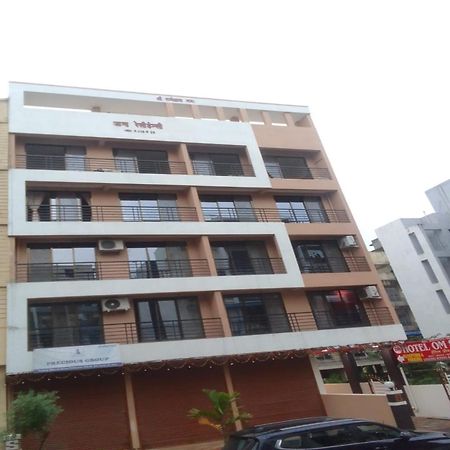 נאווי מומבאי Hotel Om Sai מראה חיצוני תמונה