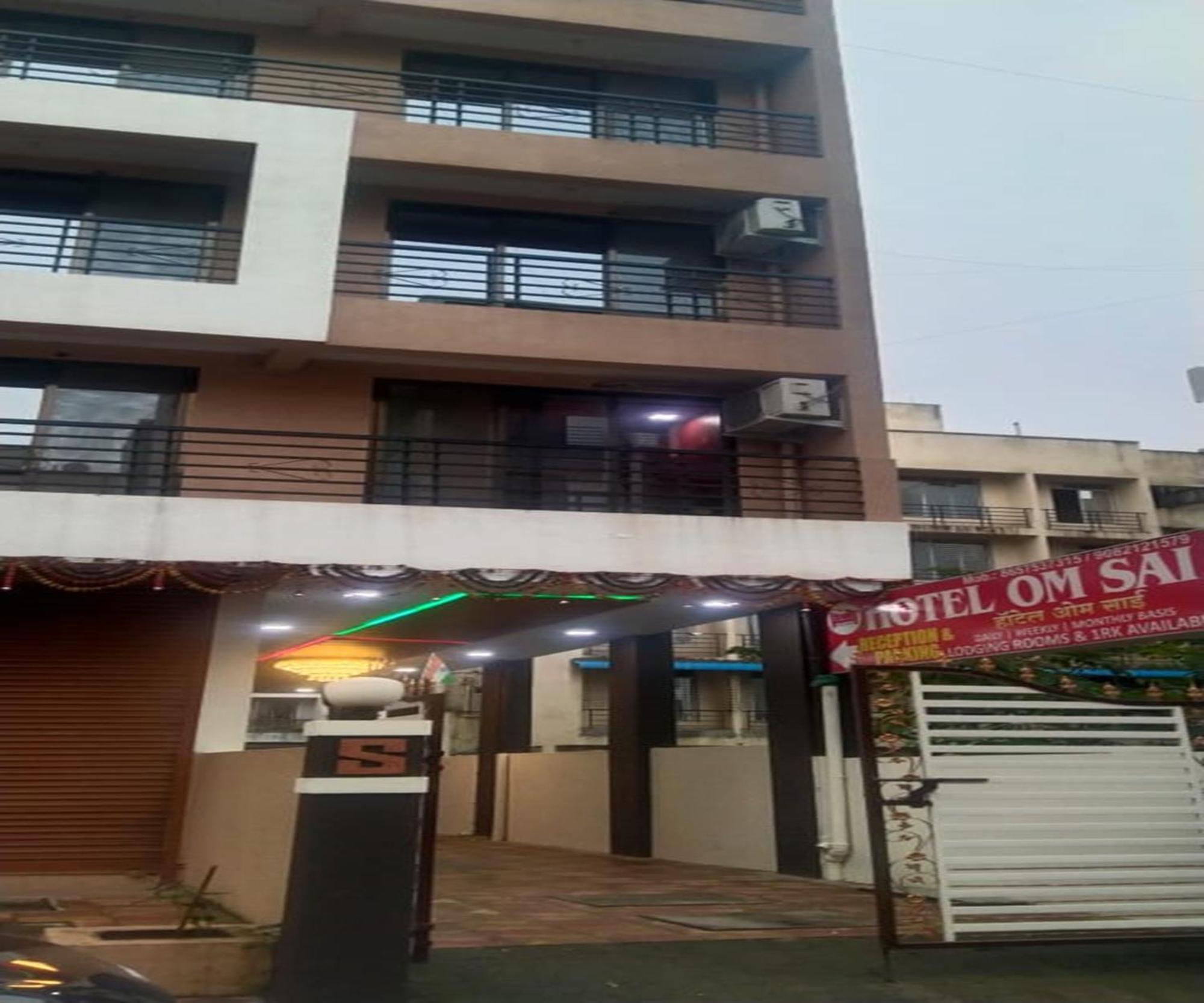 נאווי מומבאי Hotel Om Sai מראה חיצוני תמונה